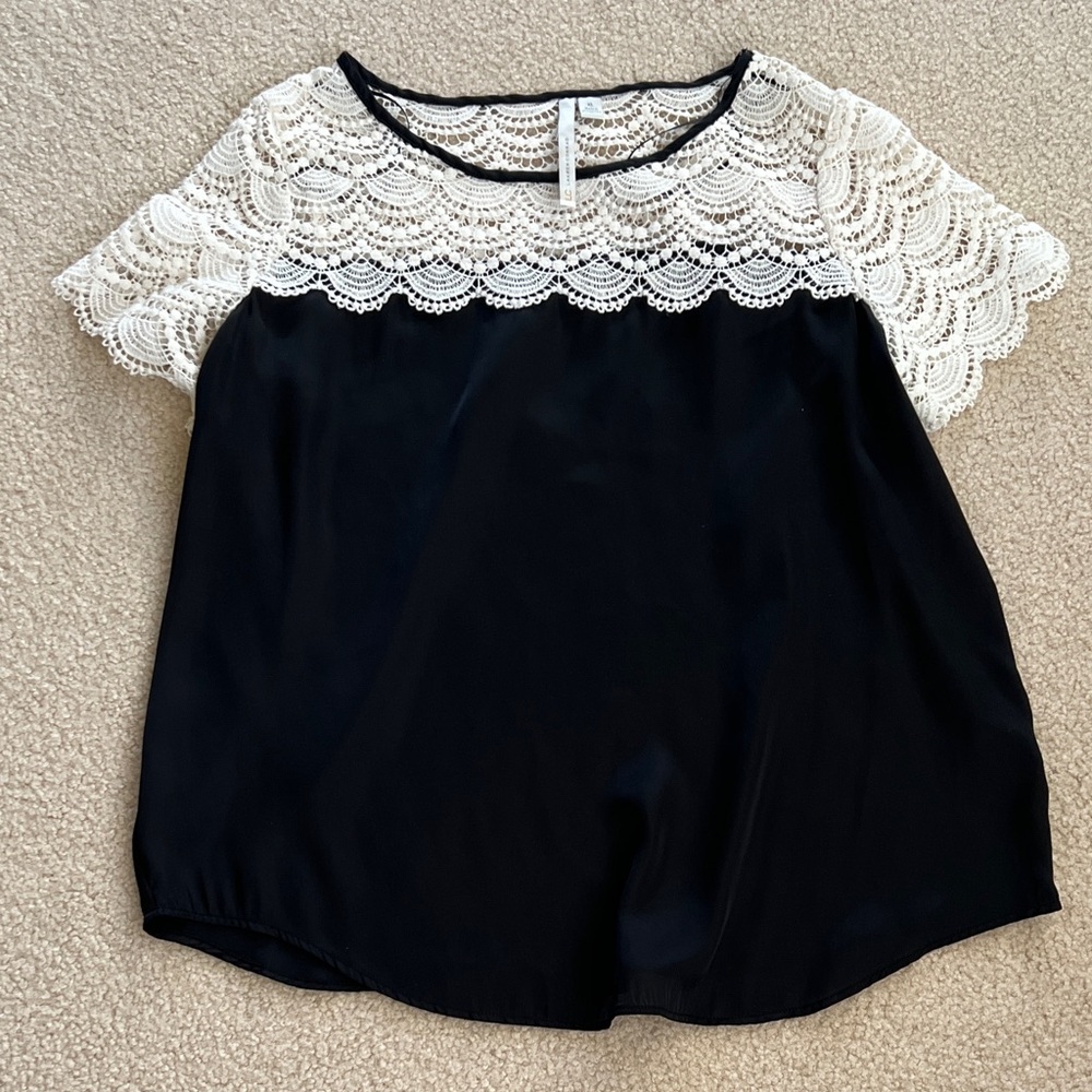 Laura Conrad Chic Black and White Lace Blouse XL